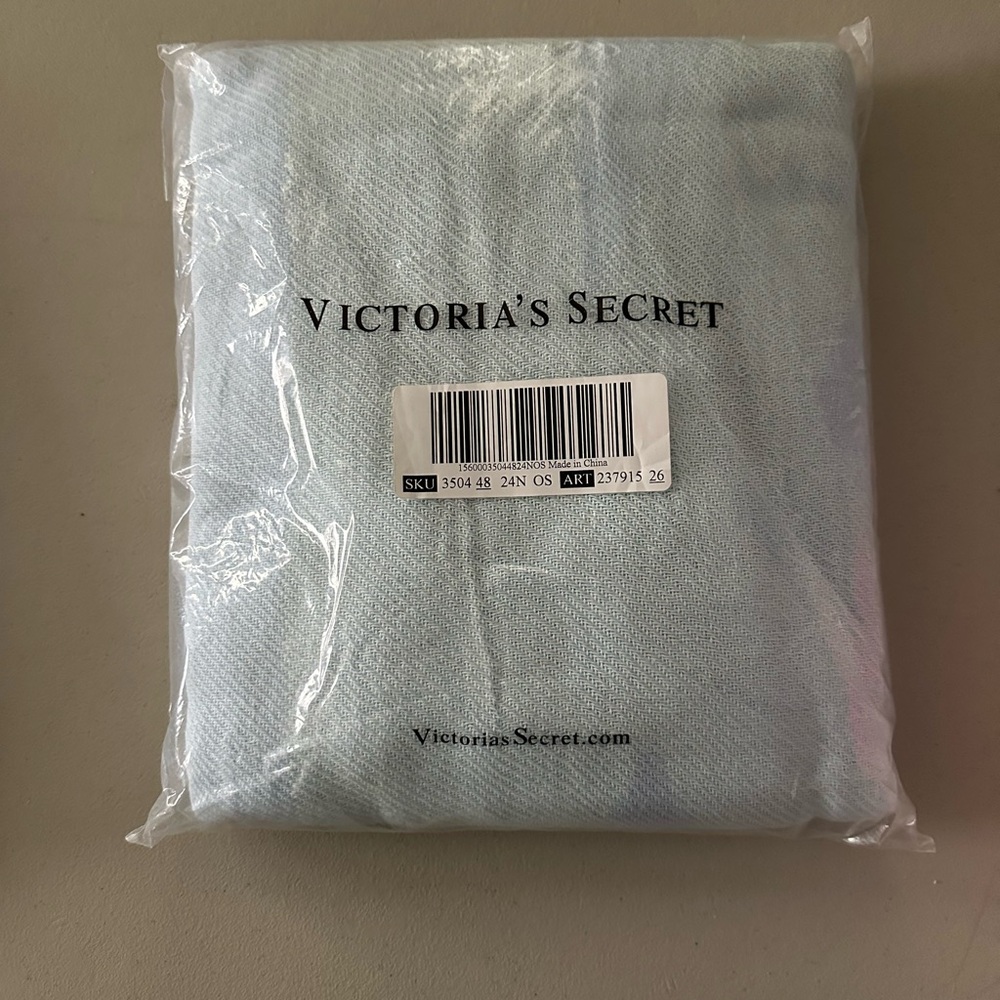 Victorias Secret Beach Blanket Throw Blue NEW in Packaging